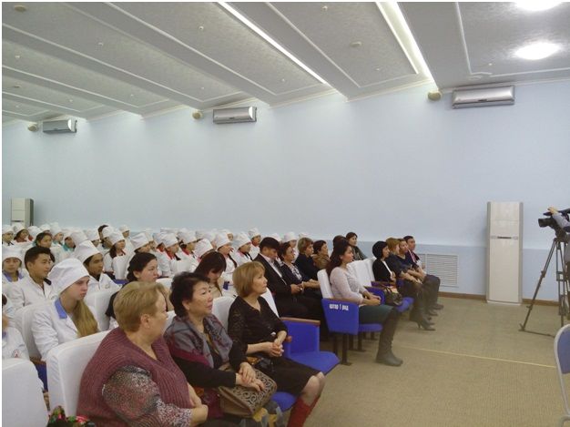 In medical college of the city of Zhezkazgan there have taken place the actions devoted to the 25 anniversary of Independence of the Republic of Kazakhstan within the Republican stocks "Youth for Traditional Values" and "25 noble causes"